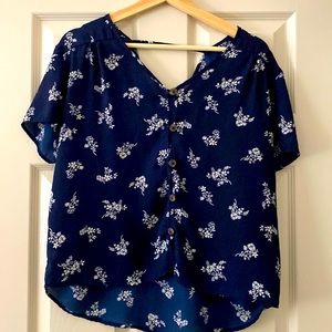 Beautiful blue and white button up blouse. Size Large